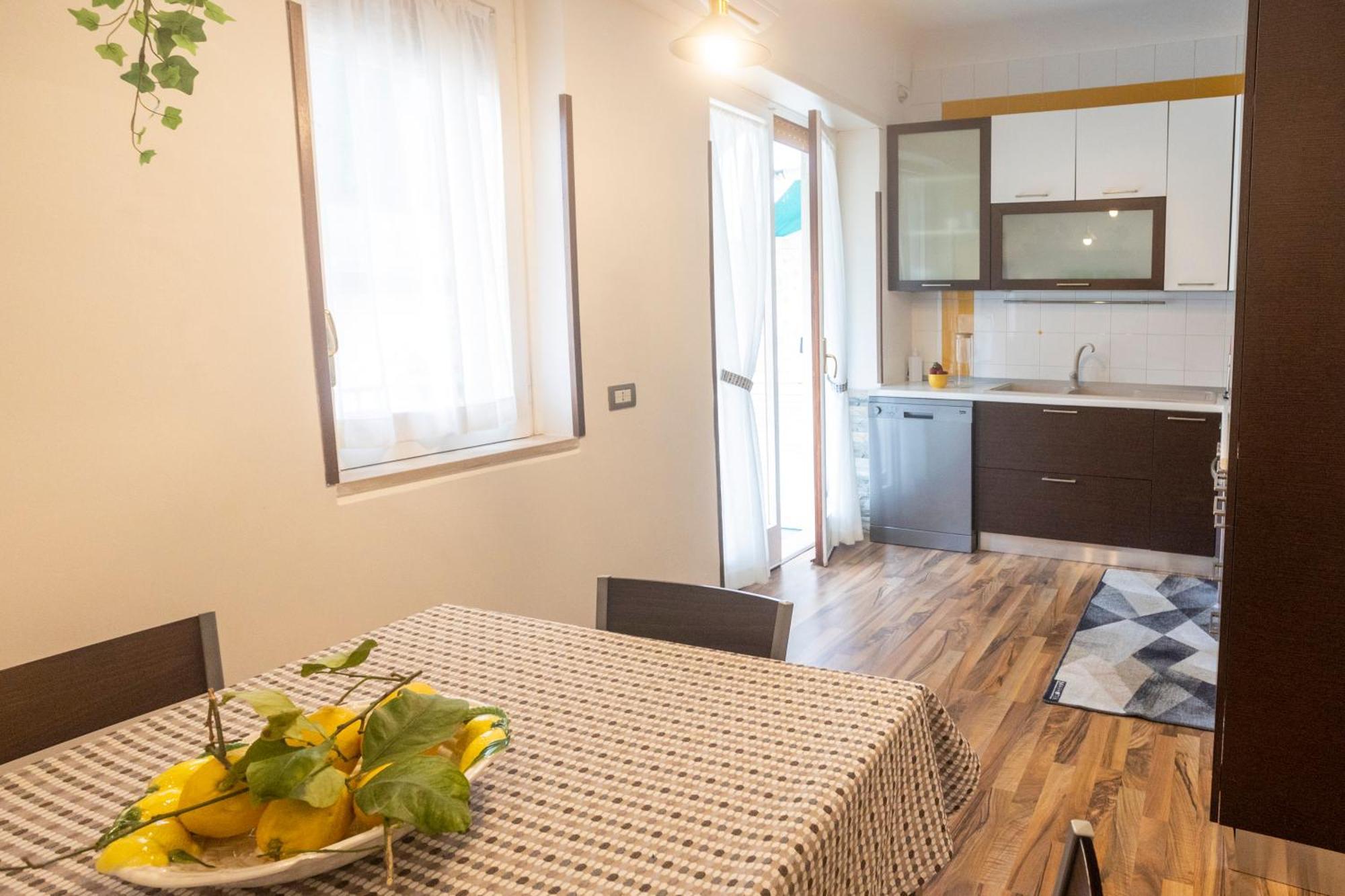 Апартаменты Emy House Сорренто Экстерьер фото
